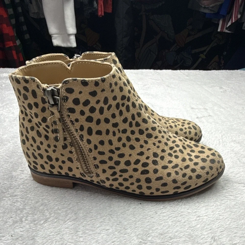 Cat & Jack Beige/Black Animal Print Ankle Bootie Almond Toe Zip Women's 2M